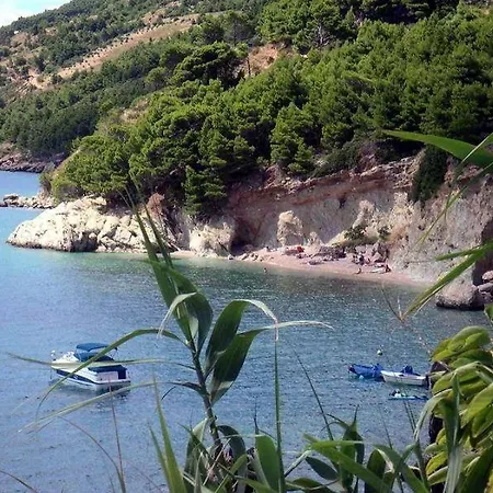 Apartment In With Sea View, Balcony, Air Conditioning, Wi-fi *