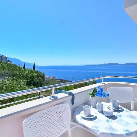 Apartman In With Sea View, Balcony, Air Conditioning, Wi-fi Pisak