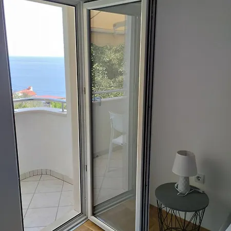 In With Sea View, Balcony, Air Conditioning, Wi-fi *